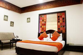 Oyo Premium Rajouri Garden Janta Market New Delhi Buitenkant foto