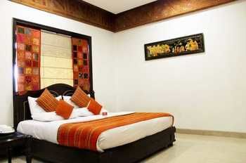 Oyo Premium Rajouri Garden Janta Market New Delhi Buitenkant foto
